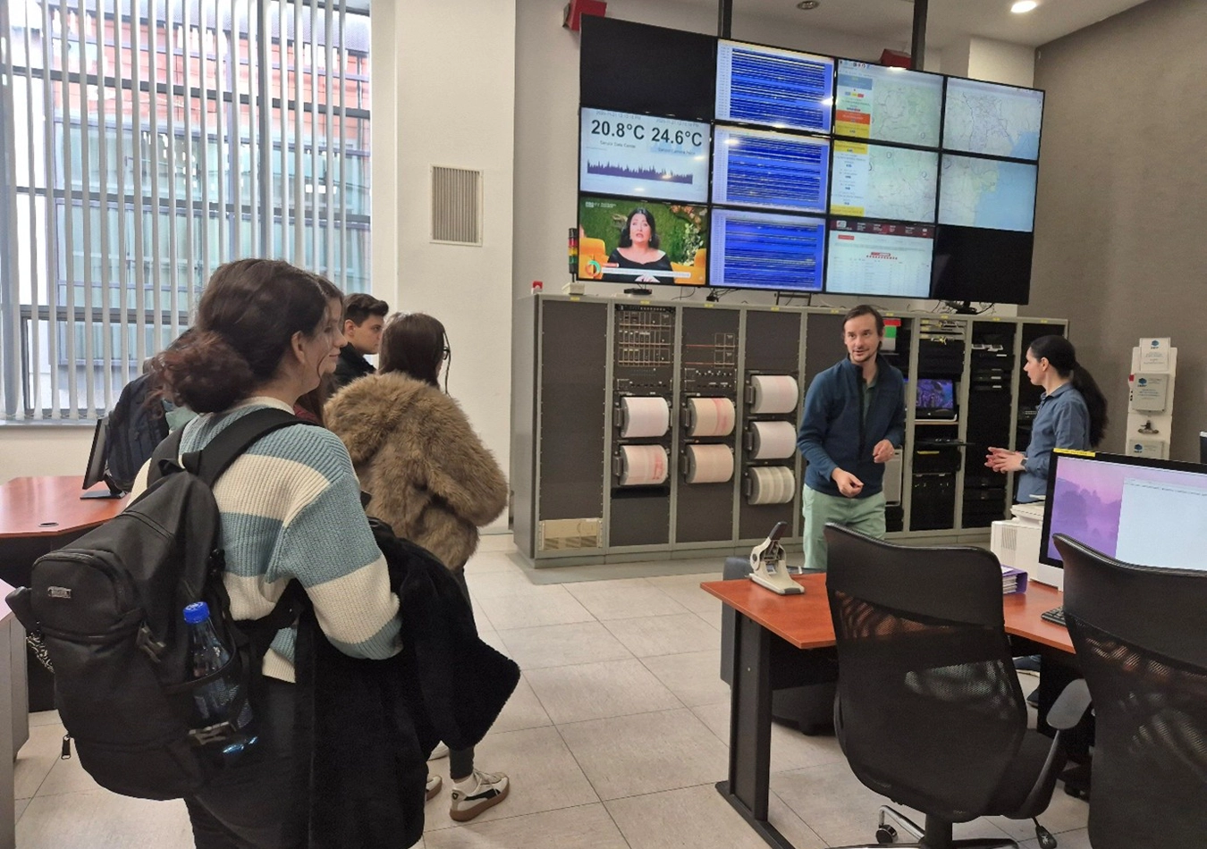 a unsprezecea editie a targului de stiinta si educatie cu mic cu mare prin univers organizat la facu